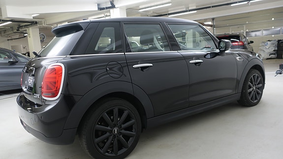 MINI Cooper 27 of 30