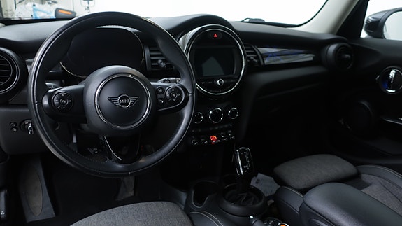 MINI Cooper 17 of 30