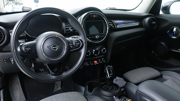MINI Cooper 16 of 30
