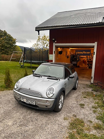 MINI Cooper 3 of 9
