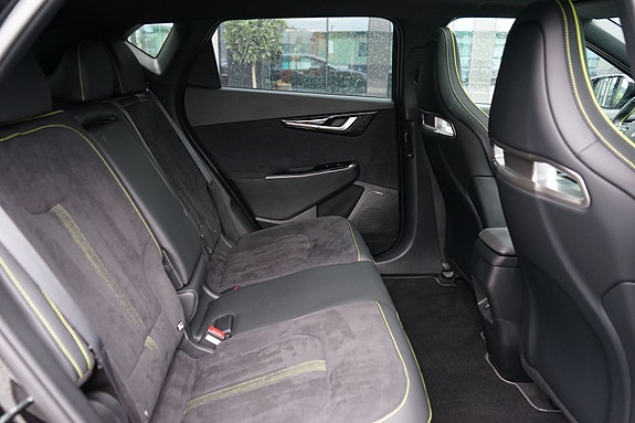 Kia EV6 12 of 17