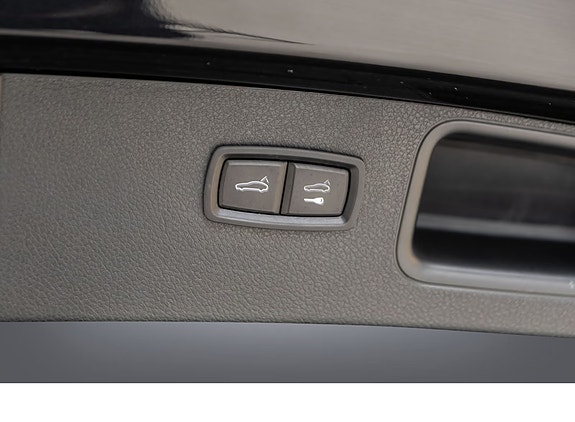 Porsche Macan 28 of 30