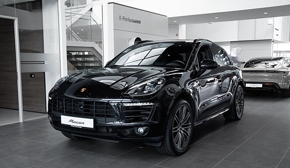 Porsche Macan 2 of 30