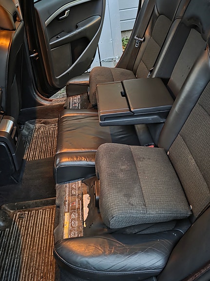 Volvo V70 12 of 14