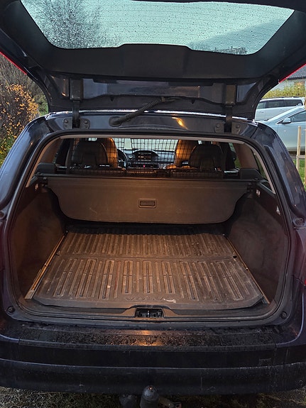 Volvo V70 11 of 14