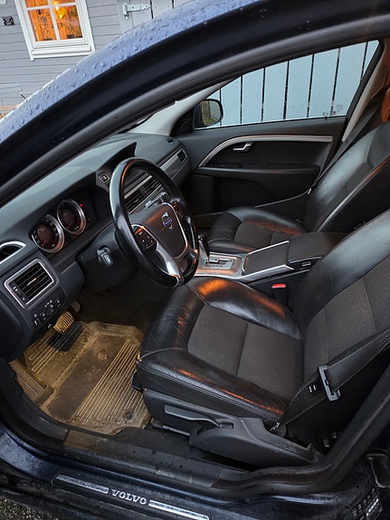 Volvo V70 6 of 14