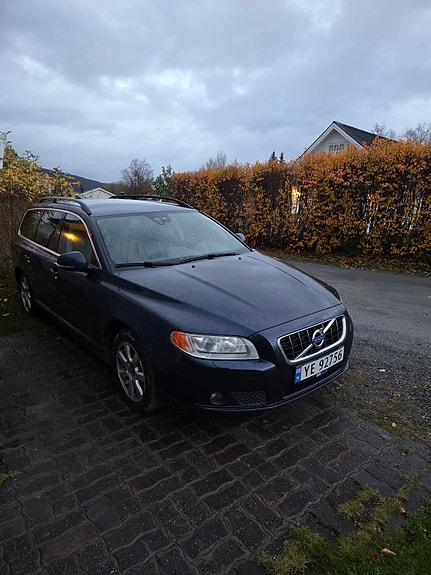 Volvo V70 3 of 14