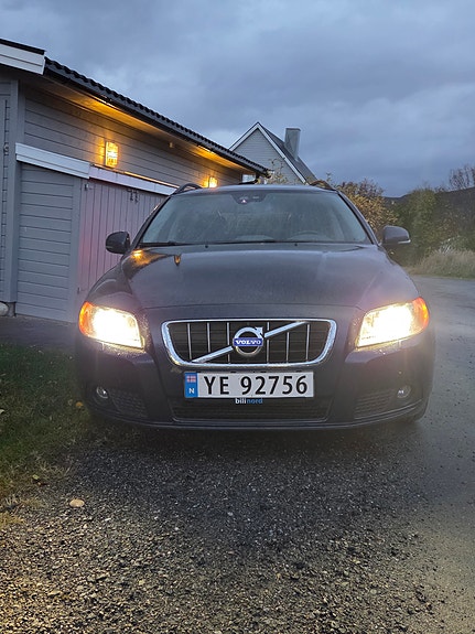 Volvo V70 8 of 14