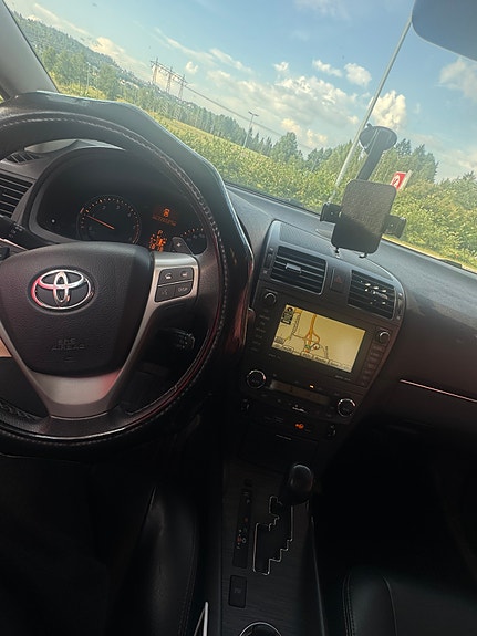 Toyota Avensis 14 of 16