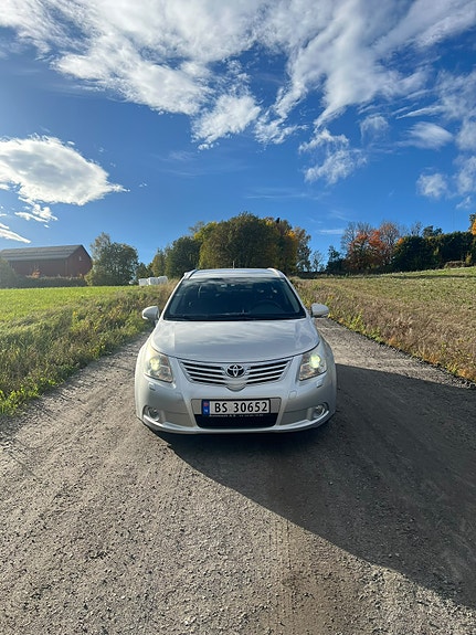 Toyota Avensis 5 of 16