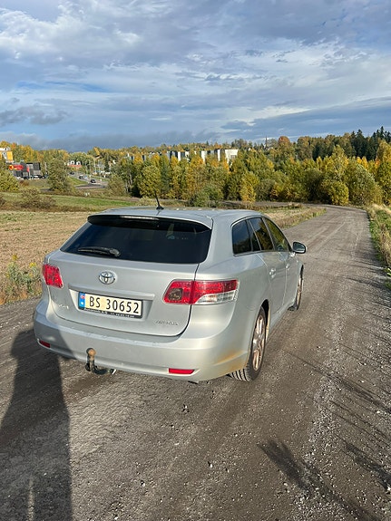 Toyota Avensis 7 of 16