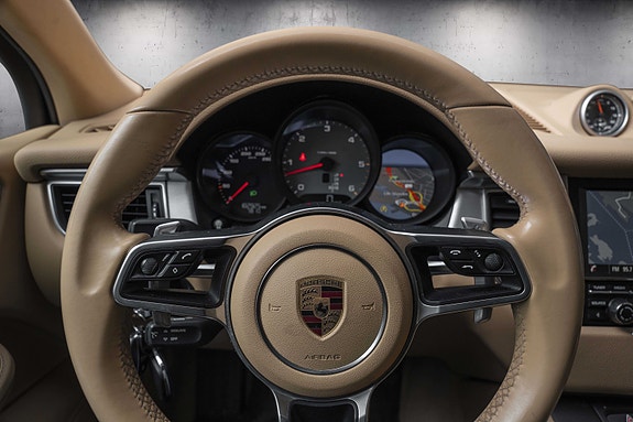 Porsche Macan 11 of 30