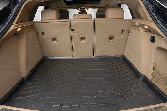 Porsche Macan 29 of 30