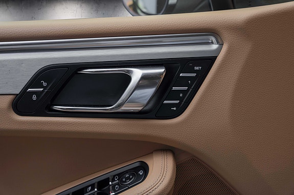Porsche Macan 20 of 30