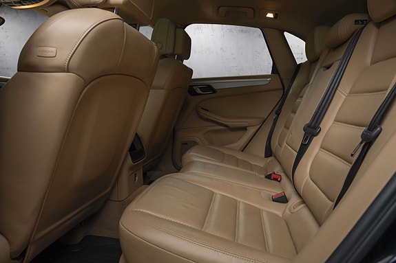 Porsche Macan 28 of 30