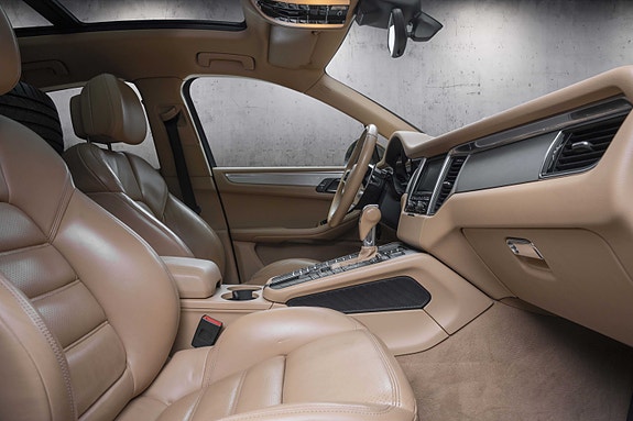 Porsche Macan 25 of 30