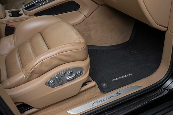 Porsche Macan 24 of 30