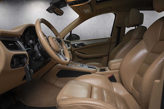 Porsche Macan 22 of 30