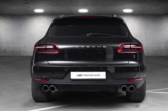 Porsche Macan 8 of 30