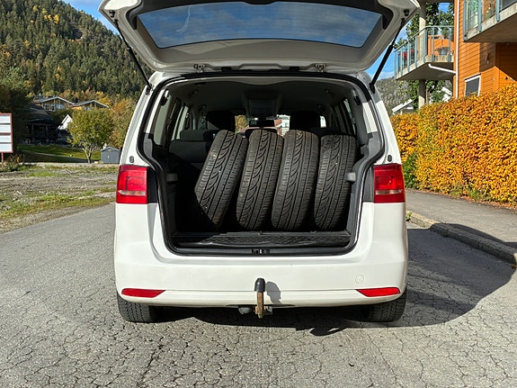 Volkswagen Touran 9 of 9