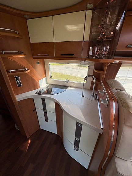 Carthago Chic C-Line XL 5.8 QB 8 of 28