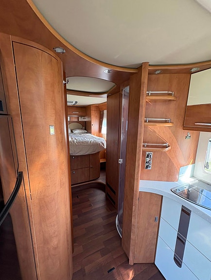 Carthago Chic C-Line XL 5.8 QB 10 of 28