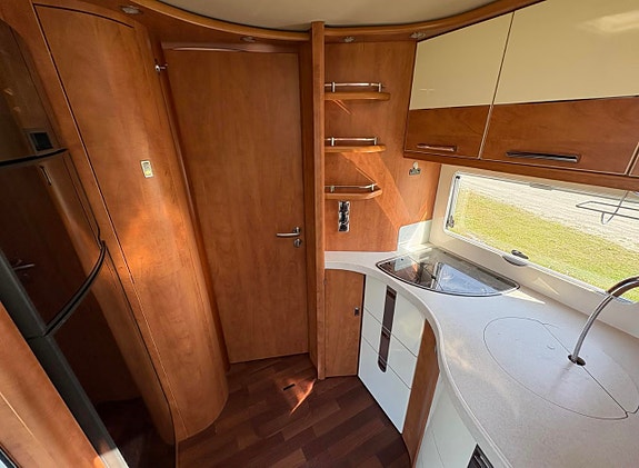 Carthago Chic C-Line XL 5.8 QB 25 of 28
