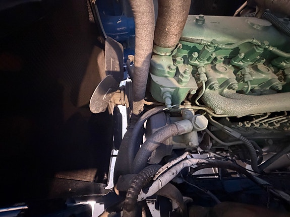 Volvo N86 lastebil med tippflak - Diesel 6,7 liter 140 kW - Turbolader - Tvillinghjul bak - Try 30 of 30