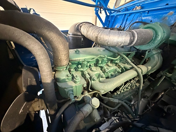 Volvo N86 lastebil med tippflak - Diesel 6,7 liter 140 kW - Turbolader - Tvillinghjul bak - Try 28 of 30