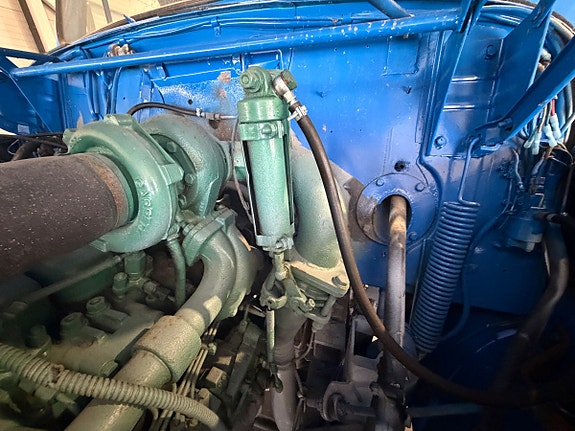 Volvo N86 lastebil med tippflak - Diesel 6,7 liter 140 kW - Turbolader - Tvillinghjul bak - Try 29 of 30