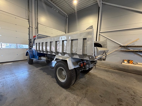 Volvo N86 lastebil med tippflak - Diesel 6,7 liter 140 kW - Turbolader - Tvillinghjul bak - Try 4 of 30