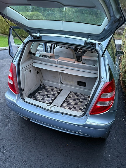 Mercedes-Benz A160 d 19 of 22