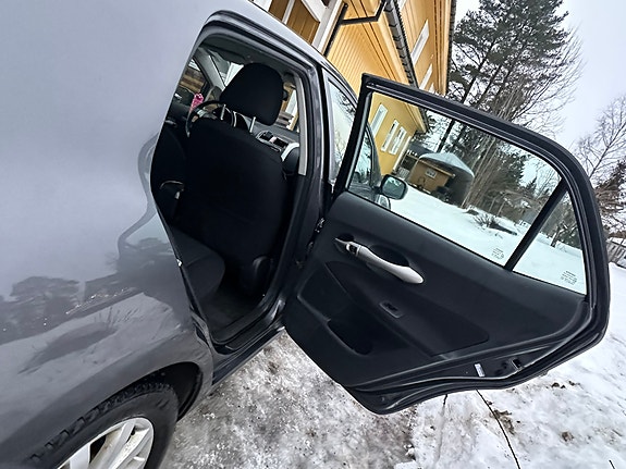 Toyota Auris 5 of 9