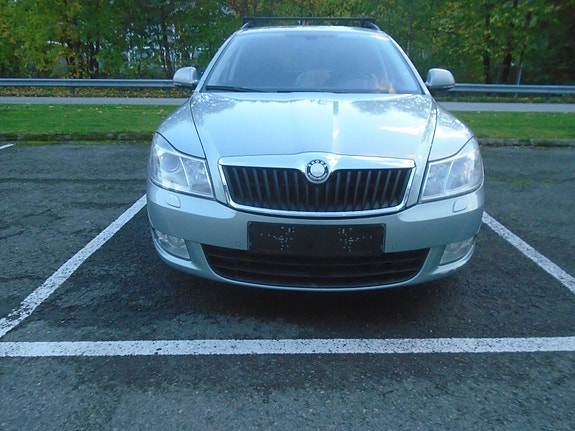 Skoda Octavia 2 of 25