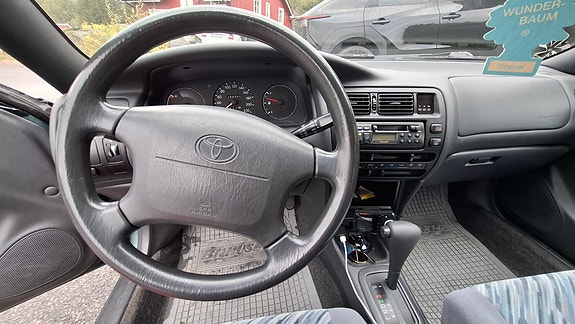 Toyota Corolla 4 of 23