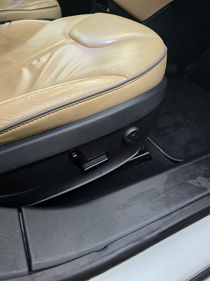 Tesla Model S 28 of 30