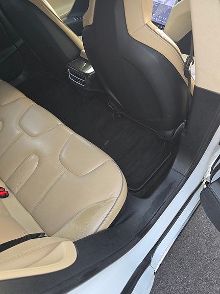 Tesla Model S 21 of 30