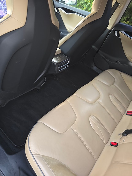Tesla Model S 23 of 30