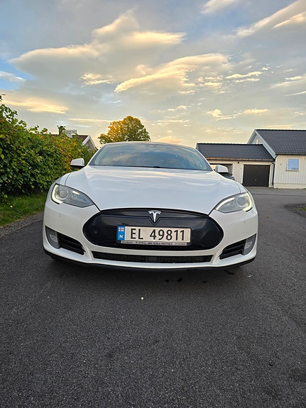 Tesla Model S 3 of 30