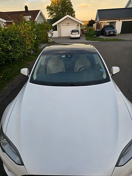 Tesla Model S 12 of 30
