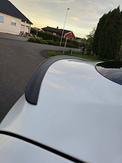 Tesla Model S 13 of 30