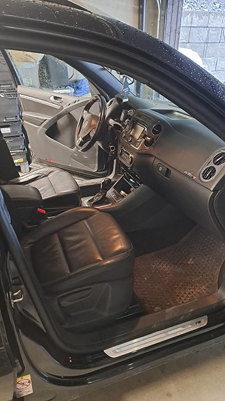 Volkswagen Tiguan 9 of 14
