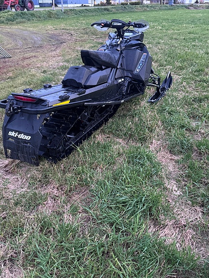 Ski-doo Backcountry X-RS 850 E-TEC 3 of 4