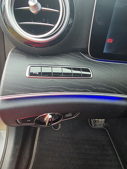Mercedes-Benz E220 d 8 of 13