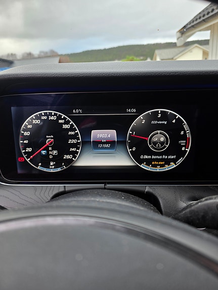 Mercedes-Benz E220 d 10 of 13
