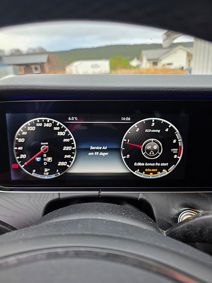 Mercedes-Benz E220 d 9 of 13