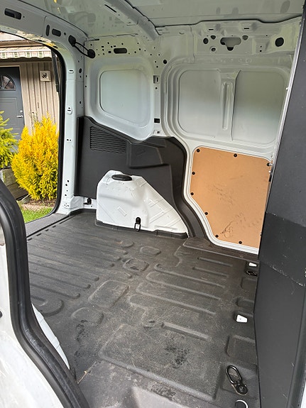 Ford Transit Courier 8 of 8