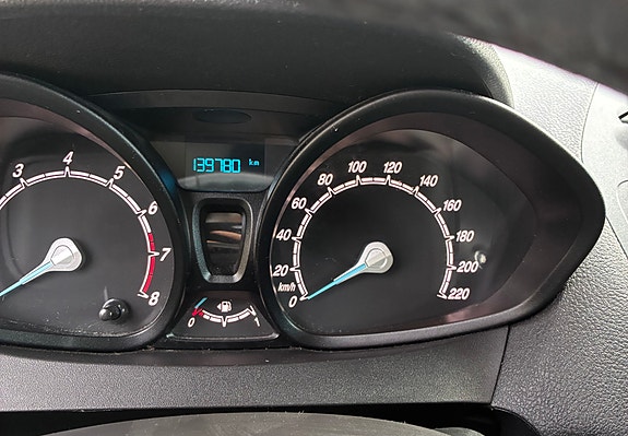 Ford Transit Courier 6 of 8