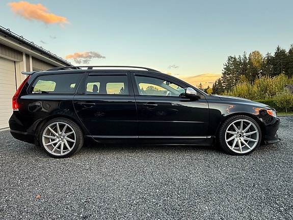 Volvo V70 6 of 22