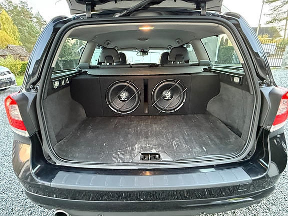 Volvo V70 17 of 22